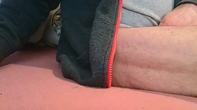 T0Yforeskin Live XXX Chat