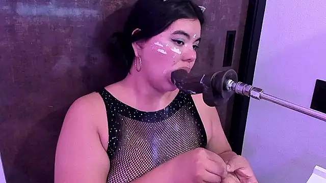 แชท XXX สดของ klhoe_boobs