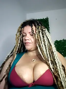 Eva_Luxei Adlı Modelin Canlı XXX Sohbeti