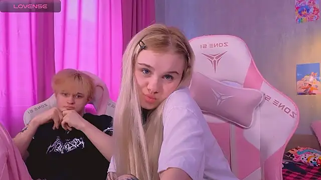 Britney_Lynch Show in webcam