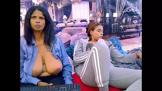 IndianVanya4u2u Chat XXX in diretta