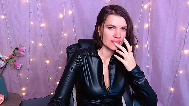 Онлайн чат XXX MilaLoona