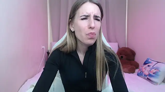 DeboraHorny Adlı Modelin Canlı XXX Sohbeti