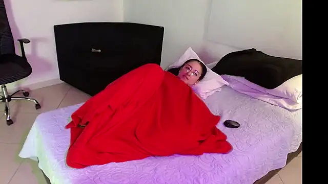 shamanhta Adlı Modelin Canlı XXX Sohbeti