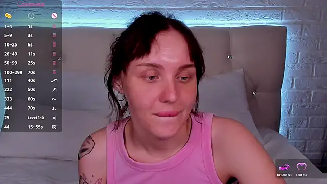 LianaFord 现场XXX聊天