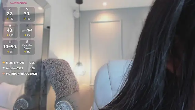 XXX chat uživo modela MiaSmit_