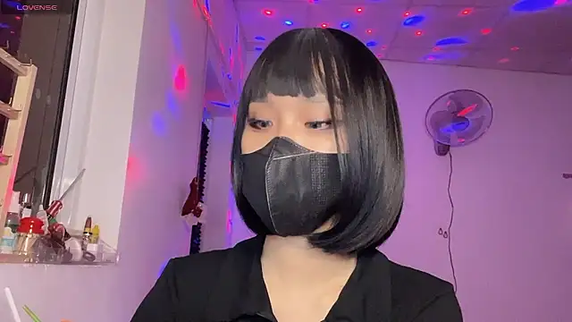 Tieu-May Live XXX Chat