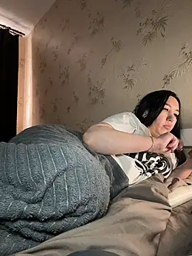 Naughtbaby_2025: онлайн-секс-чат