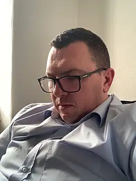 Mike8523's Live XXX Chat