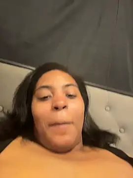 Chat +18 de prettlovely14 ao vivo