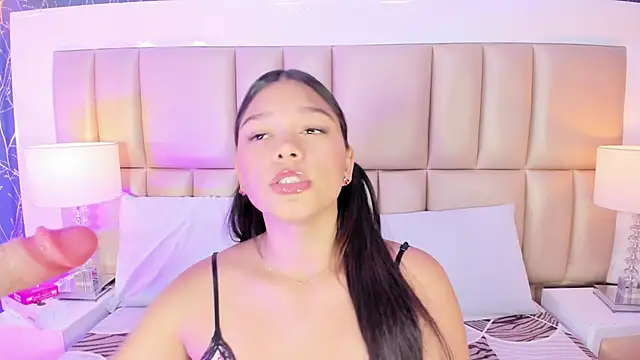 XXX chat uživo modela HatsaJones