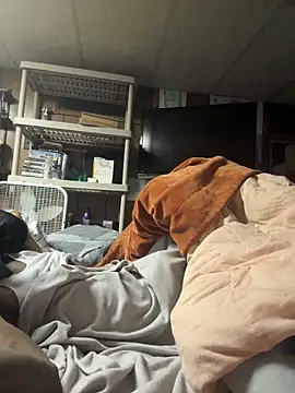 Show modela ProveYourLoyalty2 na web-kameri