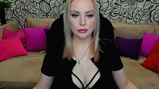 Hotdreamhere Chat XXX in diretta