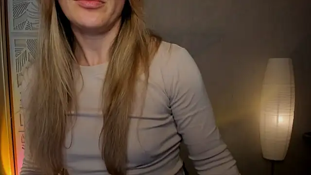 Chat +18 de RebeccaMartinez ao vivo