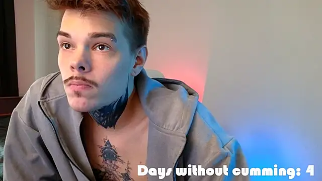 DENIS_HERE: διαδικτυακό σόου στην κάμερα