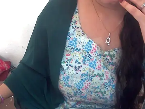 Cute_AliyaaのライブXXXチャット