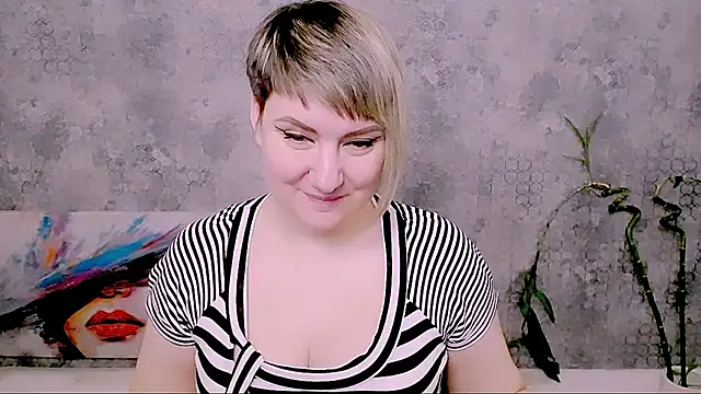 Djullia 现场XXX聊天