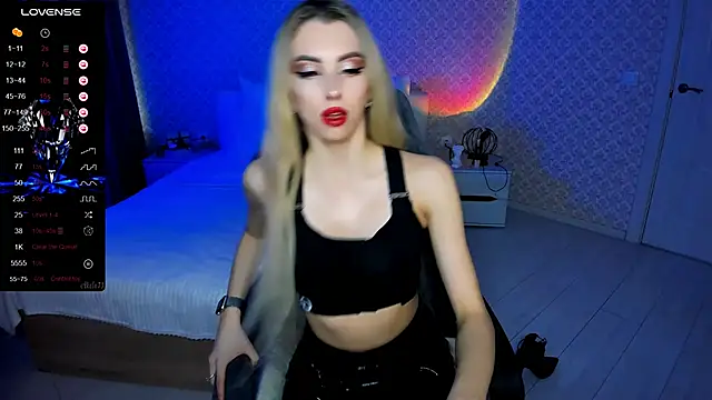 Онлайн чат XXX Emilia_Klar