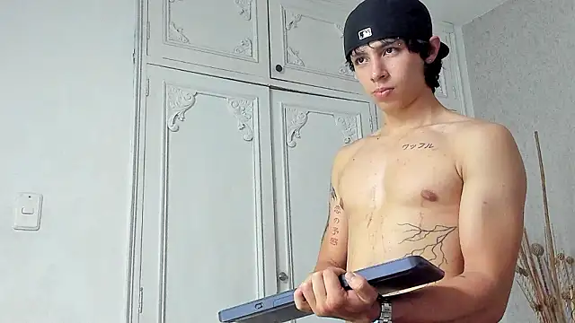 Tyler_durten live XXX chat