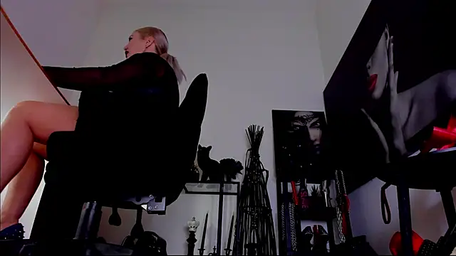 MistressDemi Live XXX Chat