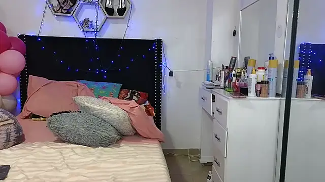 دردشة charlotte_077 الجنسية المباشرة