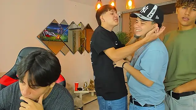 Pertunjukan Kamera Web Houseofwarrios