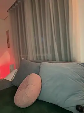 Pertunjukan Kamera Web Tomas_Olivia