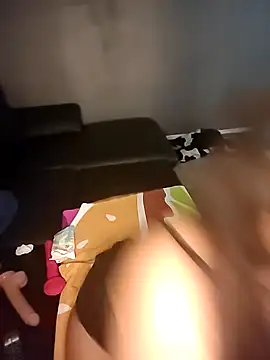 XXX chat uživo modela ladyesmee99