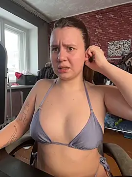 AnnaSeint – Kamerová šou