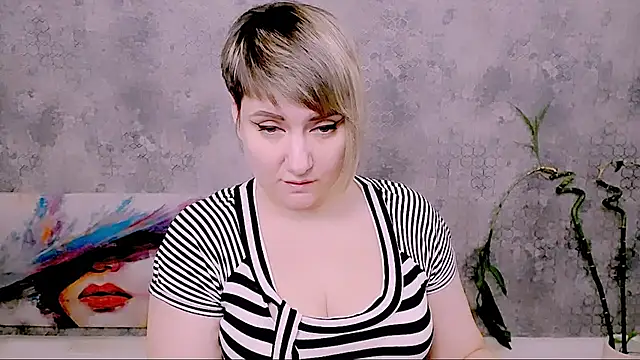 Djullia 现场XXX聊天