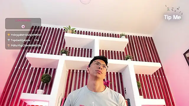 XXX chat uživo modela ApoloCruz