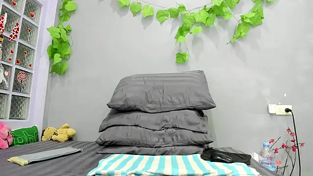 loveley_jenny Adlı Modelin Canlı XXX Sohbeti