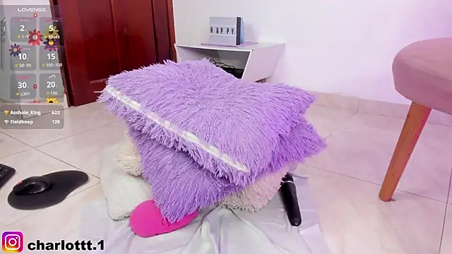 charlotte_250 – Naživo XXX chat