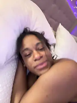 TikaMoon's Live XXX Chat