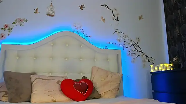 دردشة TinyBlair الجنسية المباشرة