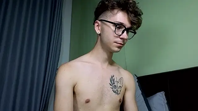 Joseph__Quinn Adlı Modelin Canlı XXX Sohbeti