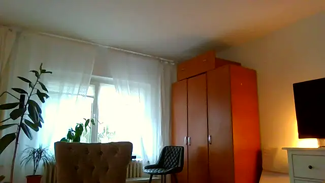 Ms-Lust1- – Live XXX-chat