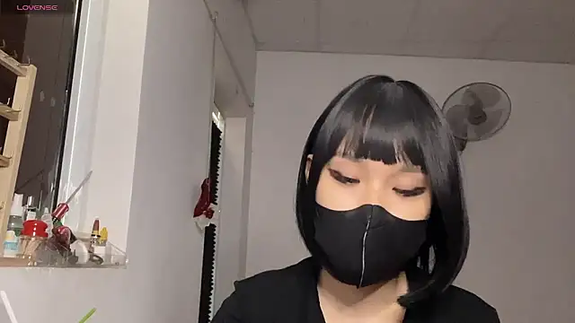 Chatroom XXX en direct de Tieu-May