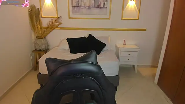 lia_sexx19 Live XXX Chat