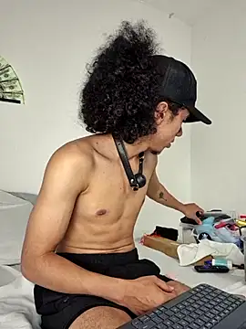 Show modela zadders_yb na web-kameri