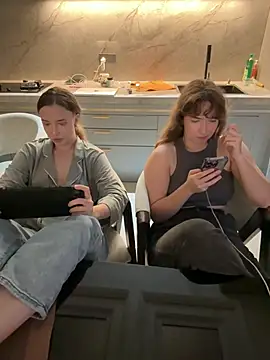 Nura_n_Sarah Webcamshow