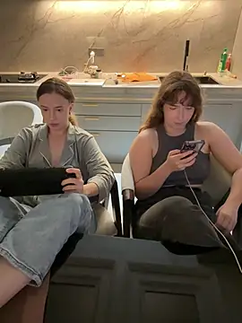 Nura_n_Sarah's Webcam Show