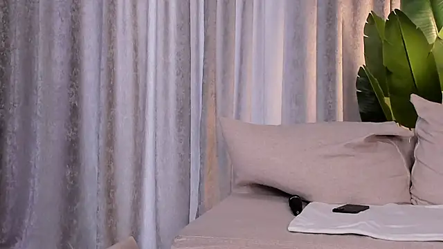 LisaAventin Live XXX chat