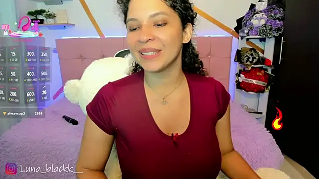 Luna_blackkのライブXXXチャット