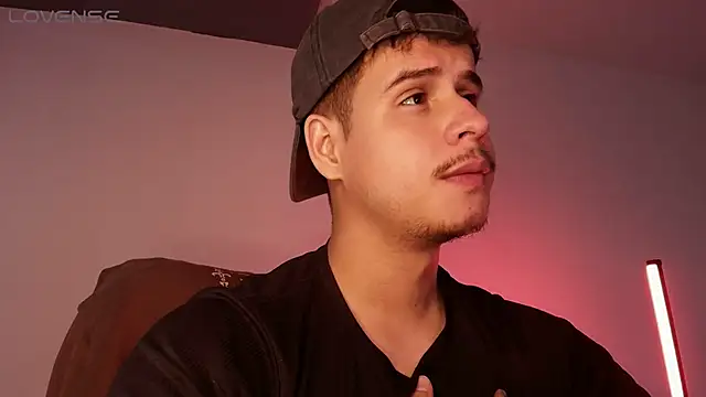 BjornSteel: διαδικτυακό σόου στην κάμερα