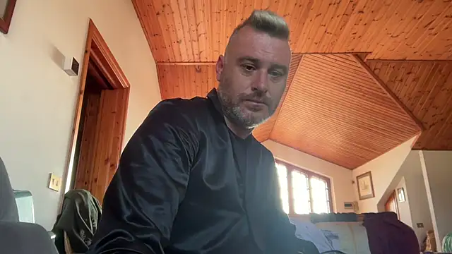 marcovik1 Pertunjukan Webcam