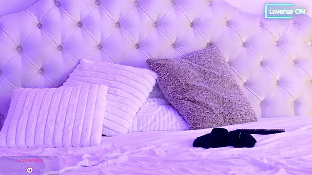 AniaKarenina's Live XXX Chat