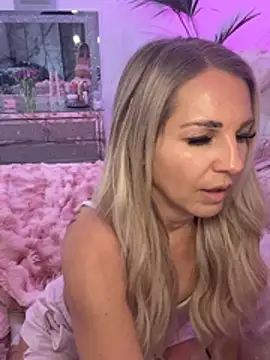 JulieSol 现场XXX聊天