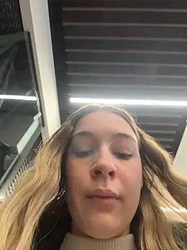 SashaCatt Adlı Modelin Canlı XXX Sohbeti