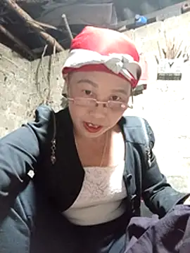 lena-cute Chat XXX live